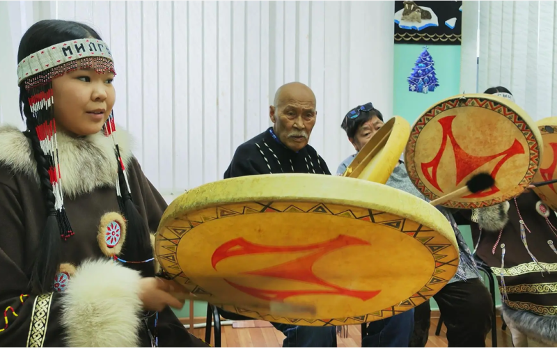 Праздник бубна отметили в этноцентре «Северное сияние»(6+)